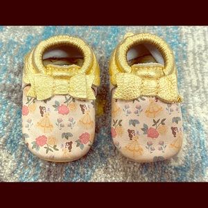 Freshly Picked Belle Bow Mocc.